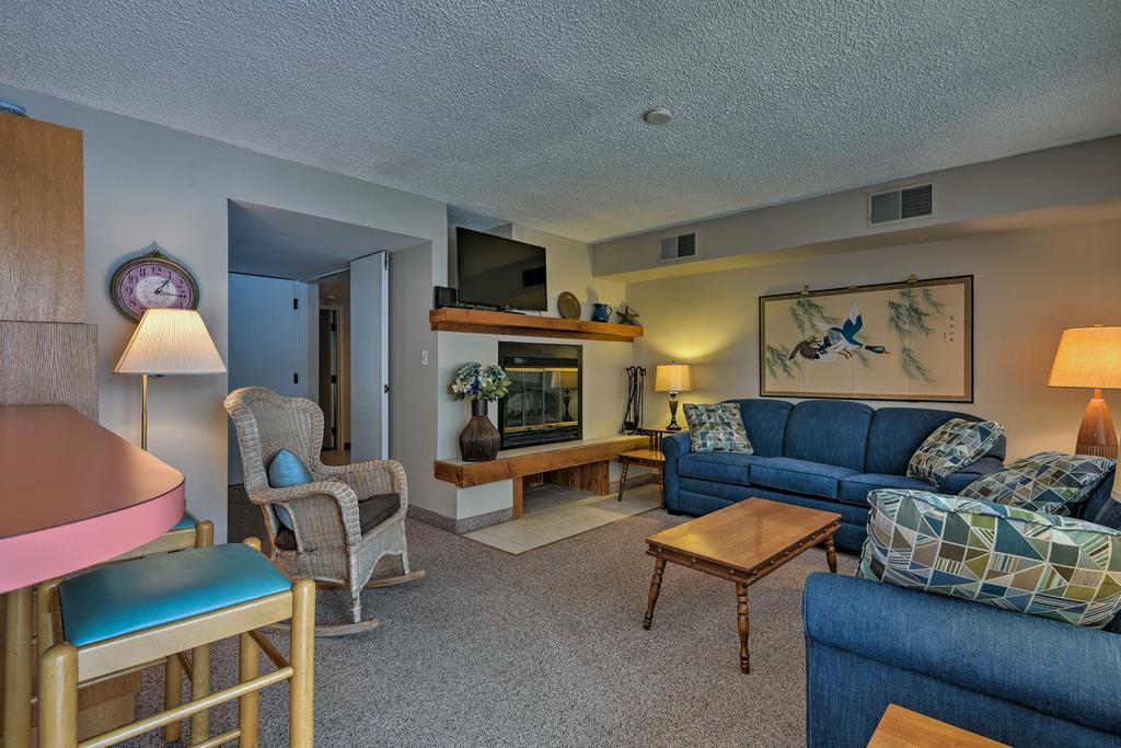Lakefront Lake Harmony Condo With View Near Skiing! - thumb 0