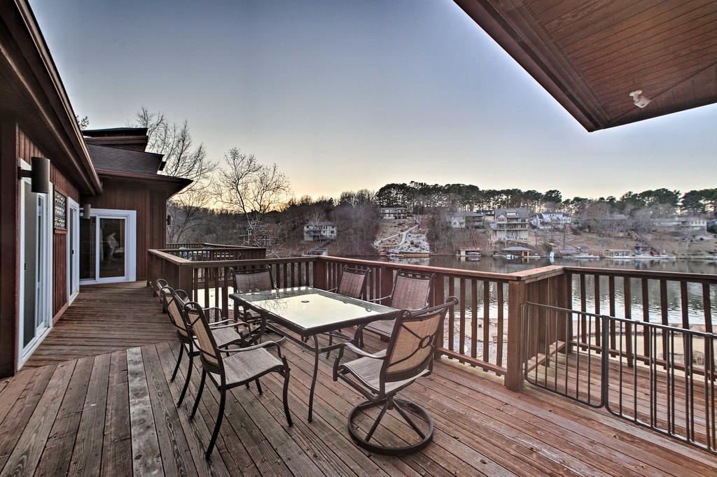 Lakefront Retreat With Dock And Beach - 2 Miles To Golf - thumb 2