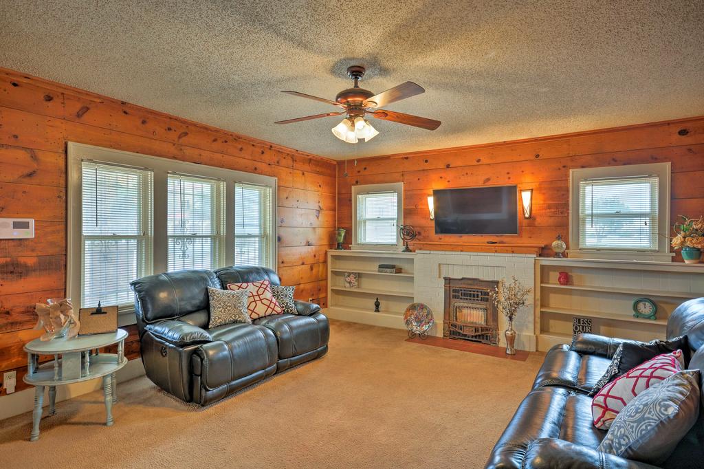 Lubbock House - Walk To Texas Tech & Downtown - thumb 3