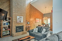 Lubbock Townhome with Grill -5 Mins to TTU  Downtown Accommodation Philadelphia