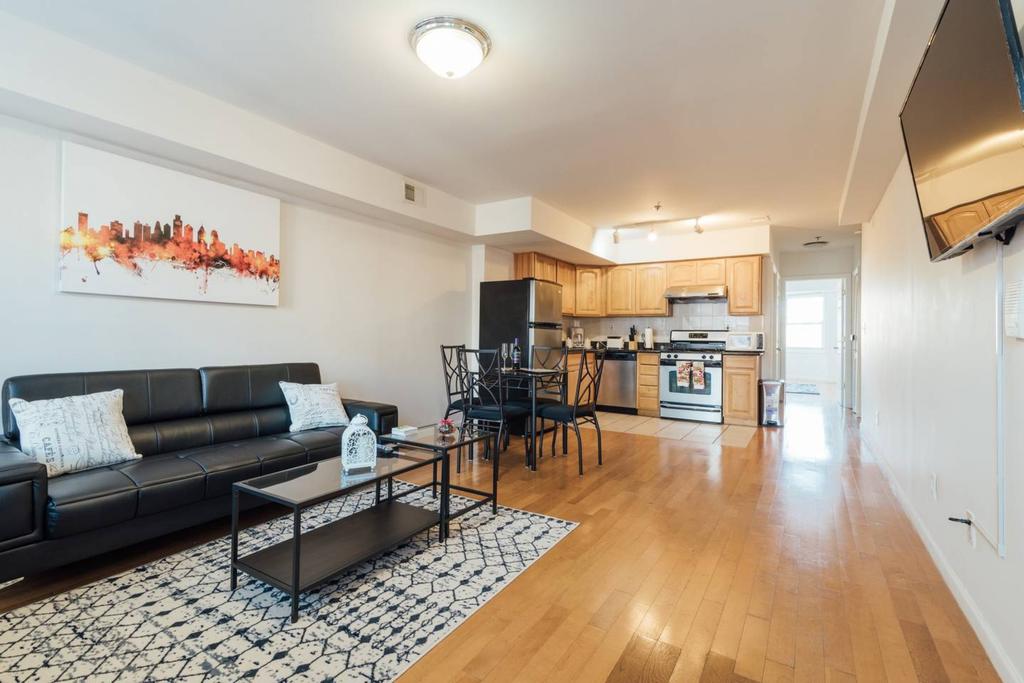 LUX 3bd In THE HEART OF IT ALL - thumb 0