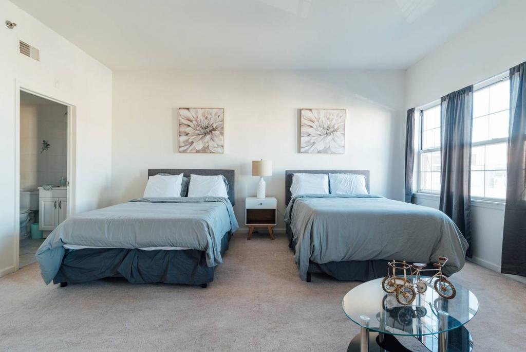 LUX 3bd In THE HEART OF IT ALL - thumb 2