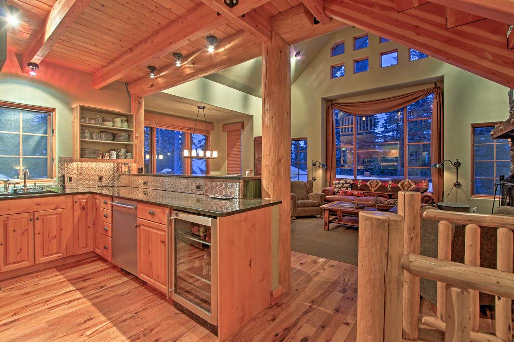 Luxury Home - Walk To Big Sky Resort Ski Lifts! - thumb 3