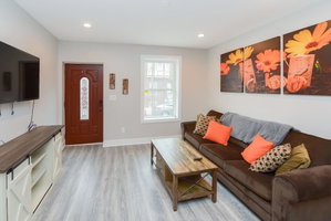 Luxury Rustic Retreat -Cozy Modern Home EZ Parking