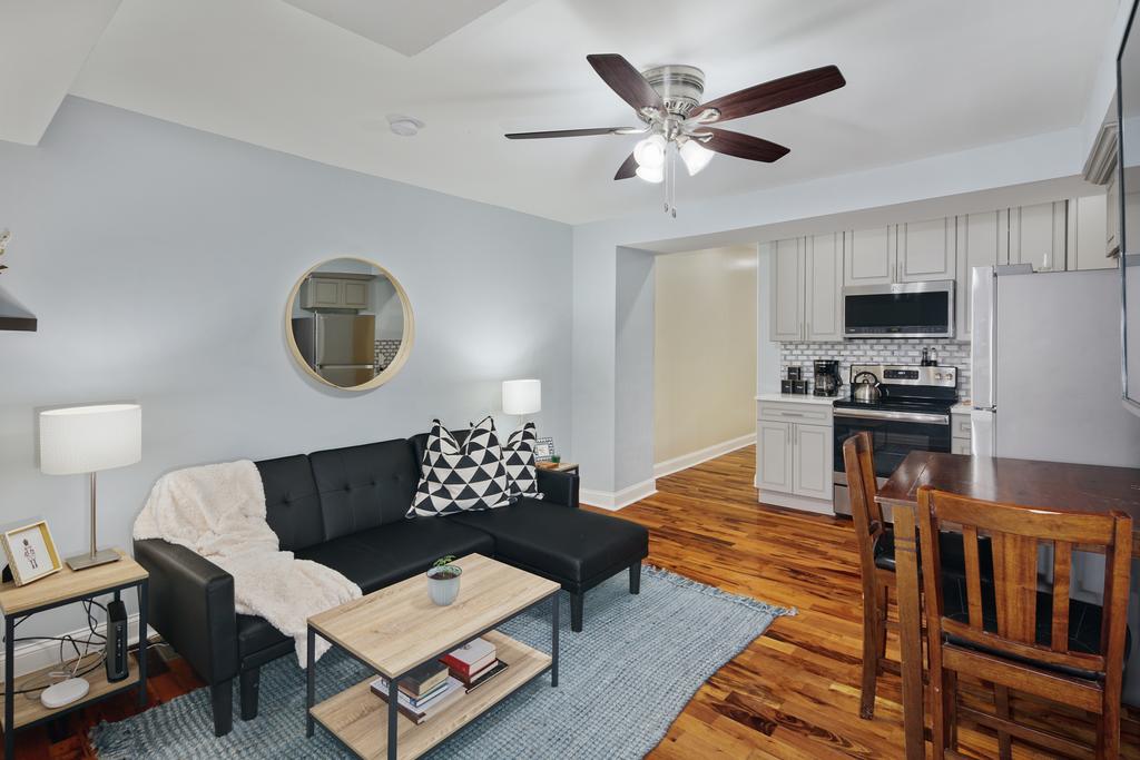 Modern 2br - Steps To Main St. & Parking Avail. - thumb 0