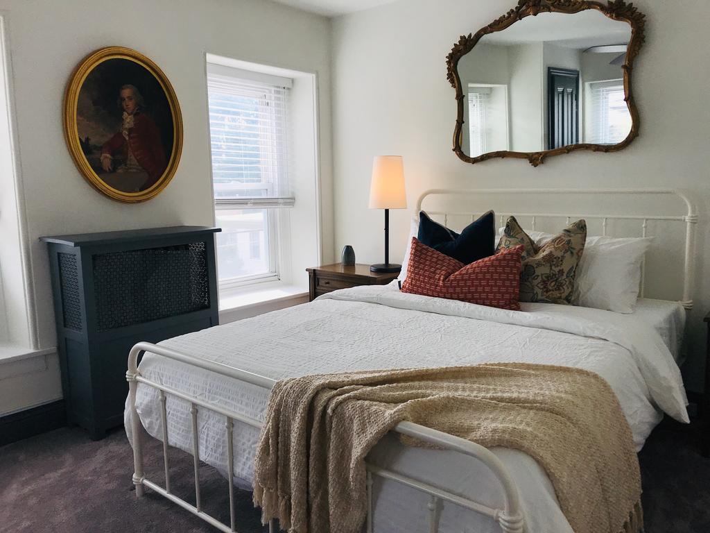 Modern Parisian Apartment In The Heart Of Manayunk - thumb 0