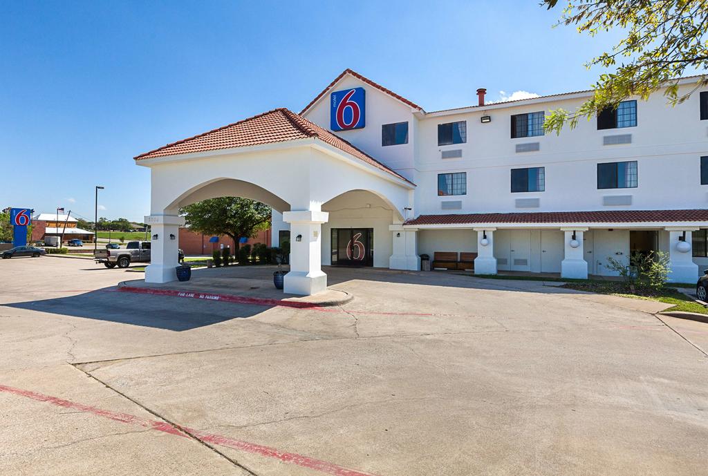 Motel 6-Bedford, TX - Fort Worth - thumb 0