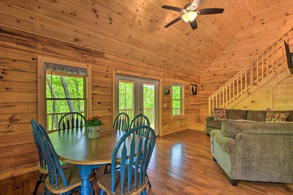 Murphy Cabin With Spacious Deck And Forest Views! - thumb 3