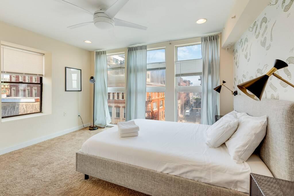 Natural Light 1BR In Old City - thumb 3