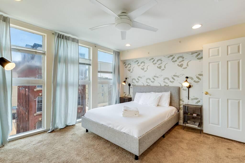 Natural Light 1BR In Old City - thumb 0