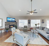 New Listing Modern Mountain-View Getaway w/ Deck home - Accommodation Philadelphia