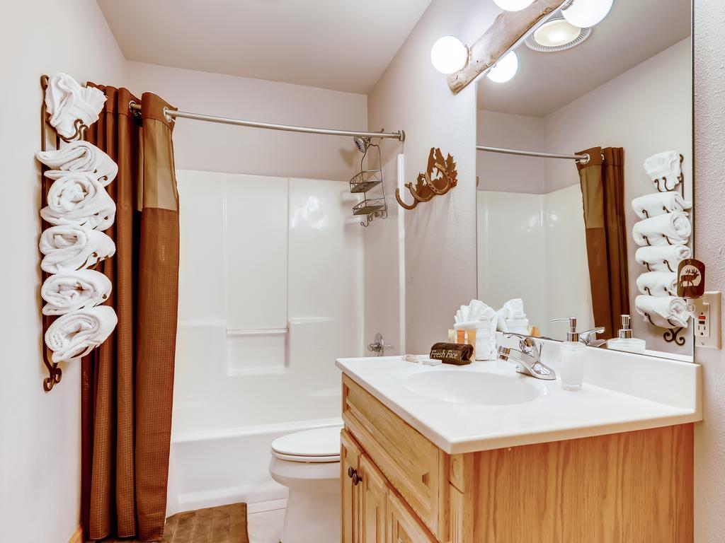 New Listing!  Columbine Rock Lodge W/ Hot Tub Home - thumb 1