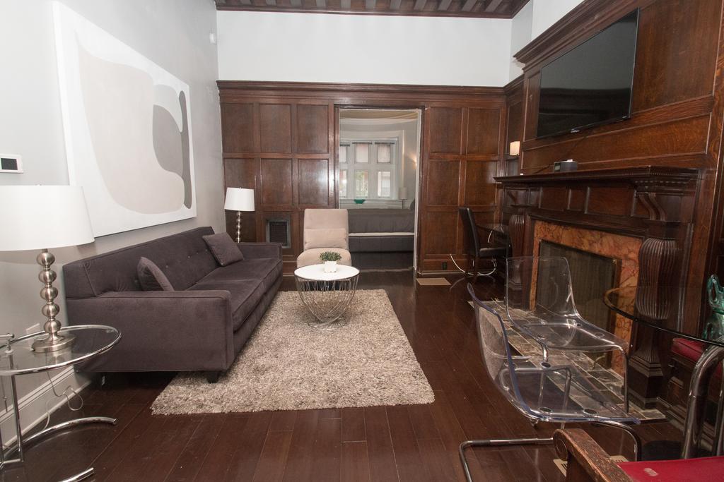 NEWLY RENOVATED DESIGNER FURNITURE 2BR 2BA DUPLEX BROWNSTONE 1 BLOCK TO RITTENHOUSE! - thumb 1