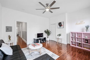 Newly Renovated Scandinavian-Style 1BR Apt By ACT
