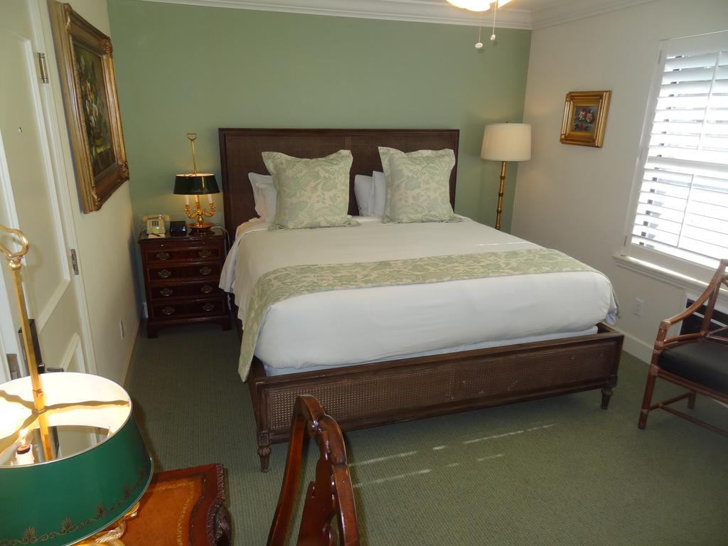 Pine Inn - Carmel - thumb 2