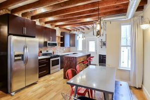 Rustic Home Built With Love Near City And Airport