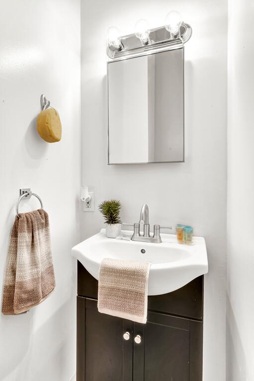 Rustic Modern-Style 1BR Apt, Rittenhouse By A.C.T. - thumb 3