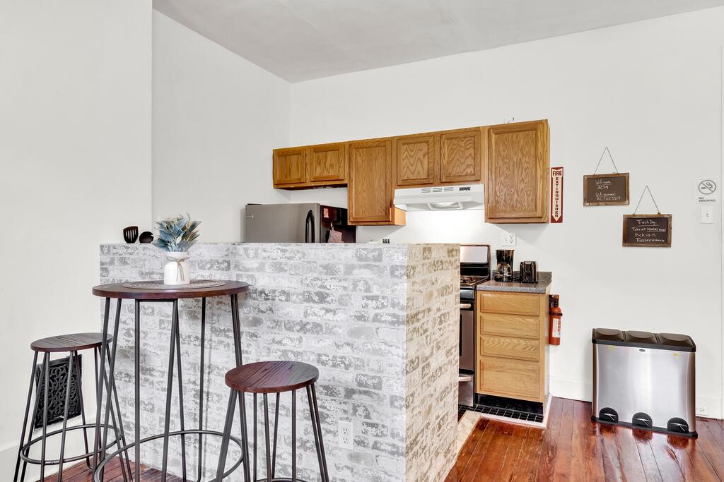 Rustic Modern-Style 1BR Apt, Rittenhouse By A.C.T. - thumb 2