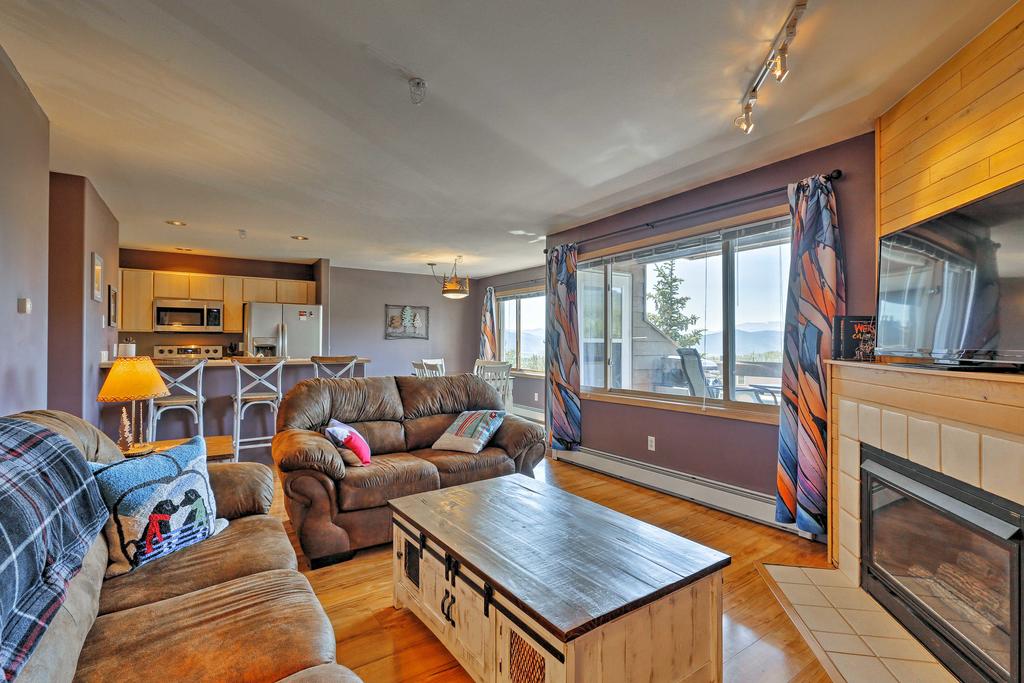Silverthorne Condo With Hot Tubs & Mtn Views - thumb 1