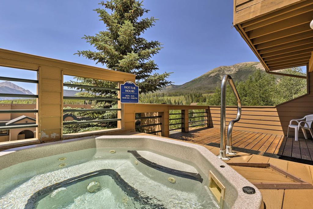 Silverthorne Condo With Hot Tubs & Mtn Views - thumb 0