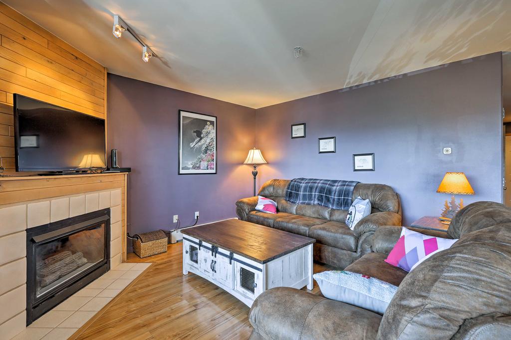 Silverthorne Condo With Hot Tubs & Mtn Views - thumb 3