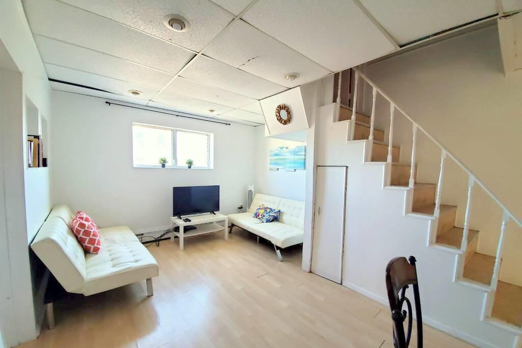 Sleeps 20, Spacious Apartment For Large Groups With Ample Parking For Large Vehicles - thumb 3