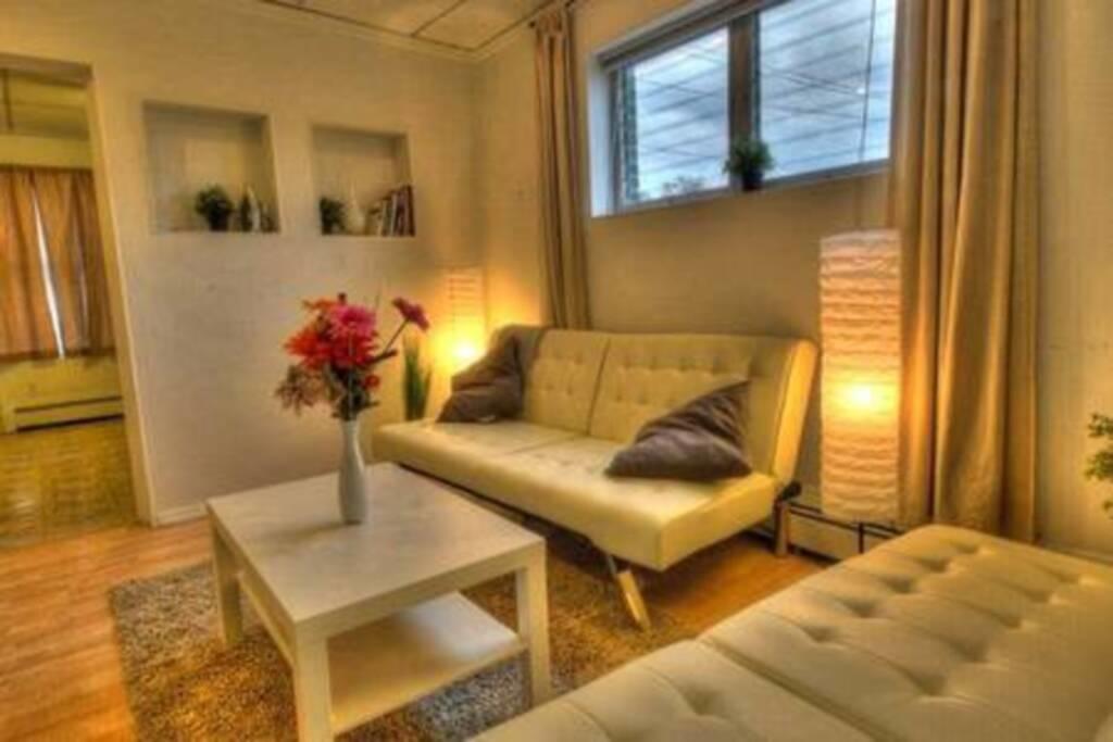 Sleeps 20, Spacious Apartment For Large Groups With Ample Parking For Large Vehicles - thumb 0