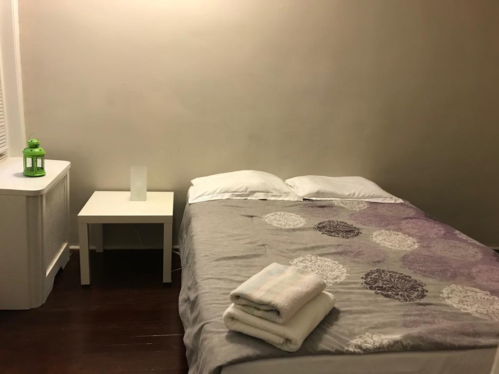 Sleeps Upto 10, Entire House, Modern Amenities, BEST FOR WEEKLY RENT - thumb 2