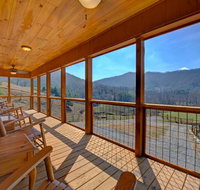 Still Rock Farms Cabin - Accommodation Philadelphia
