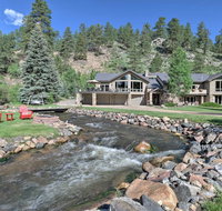 Stunning Evergreen Mountain Home on Private Stream - Accommodation Philadelphia