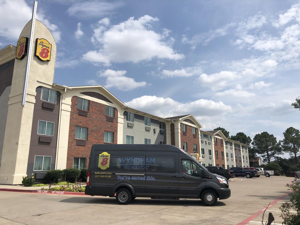 Super 8 By Wyndham Bedford DFW Airport West - thumb 3