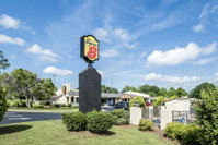 Super 8 by Wyndham Monroe Accommodation Philadelphia
