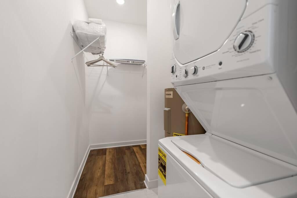 Superb 1BR In Olde Kensington - thumb 2
