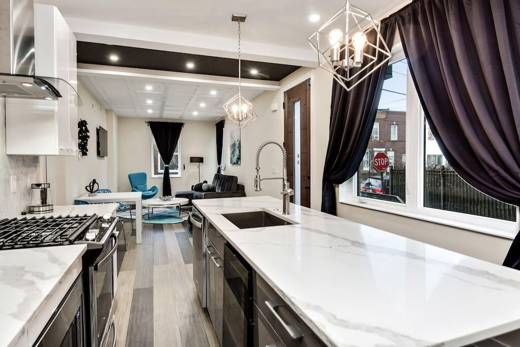 The Ultimate Luxury 3 Bedroom Home-3 Master Suites - thumb 1