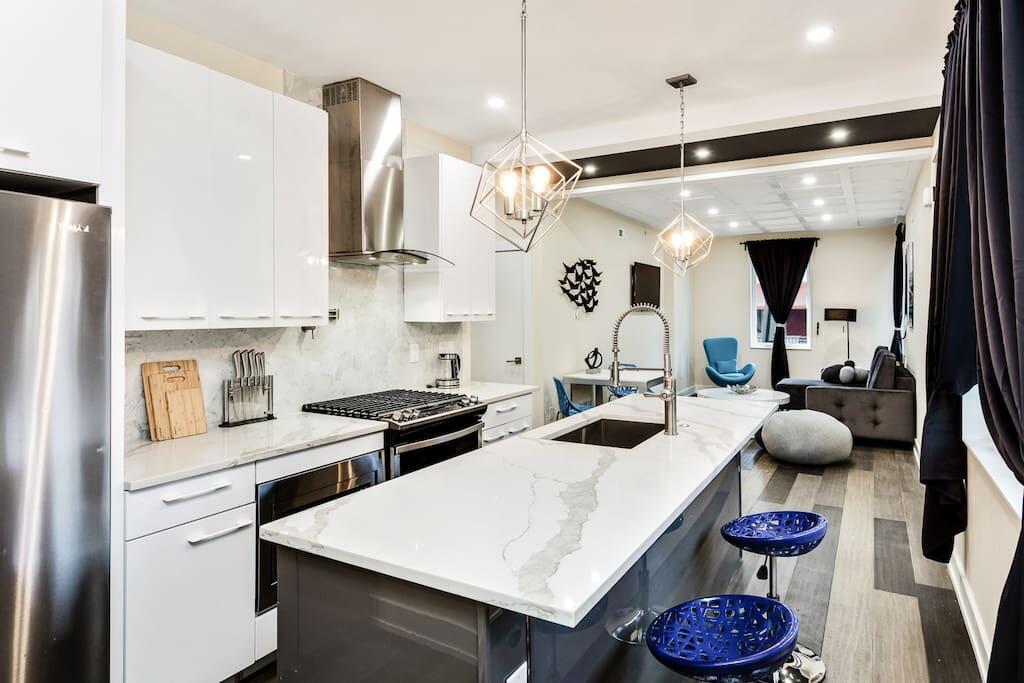 The Ultimate Luxury 3 Bedroom Home-3 Master Suites - thumb 0
