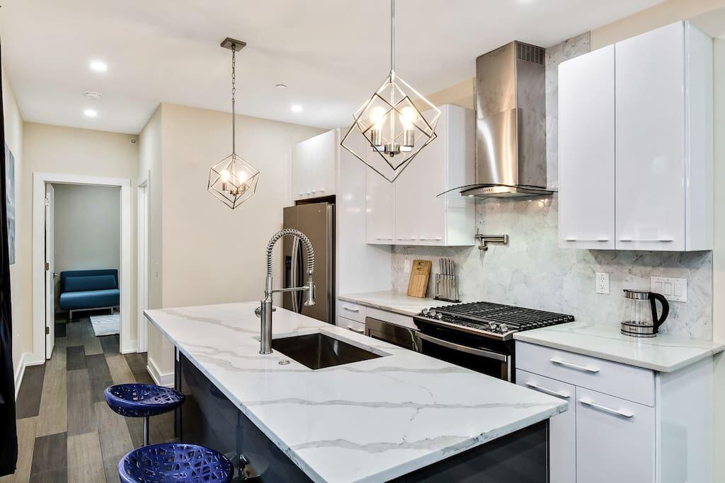 The Ultimate Luxury 3 Bedroom Home-3 Master Suites - thumb 3
