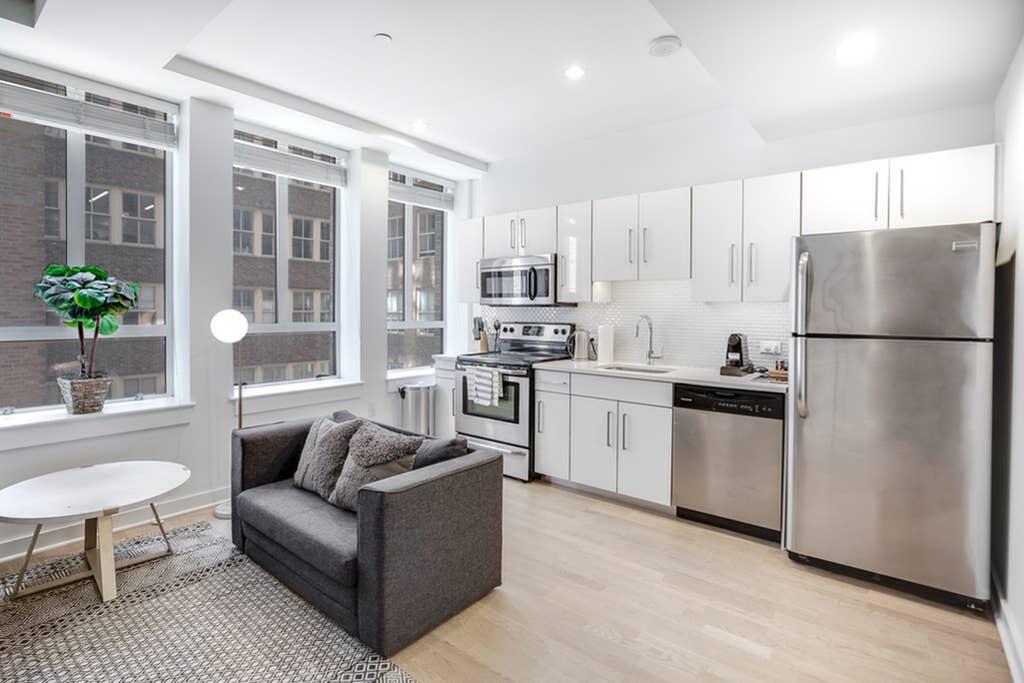 Top Location, Superb 1BR In City Center