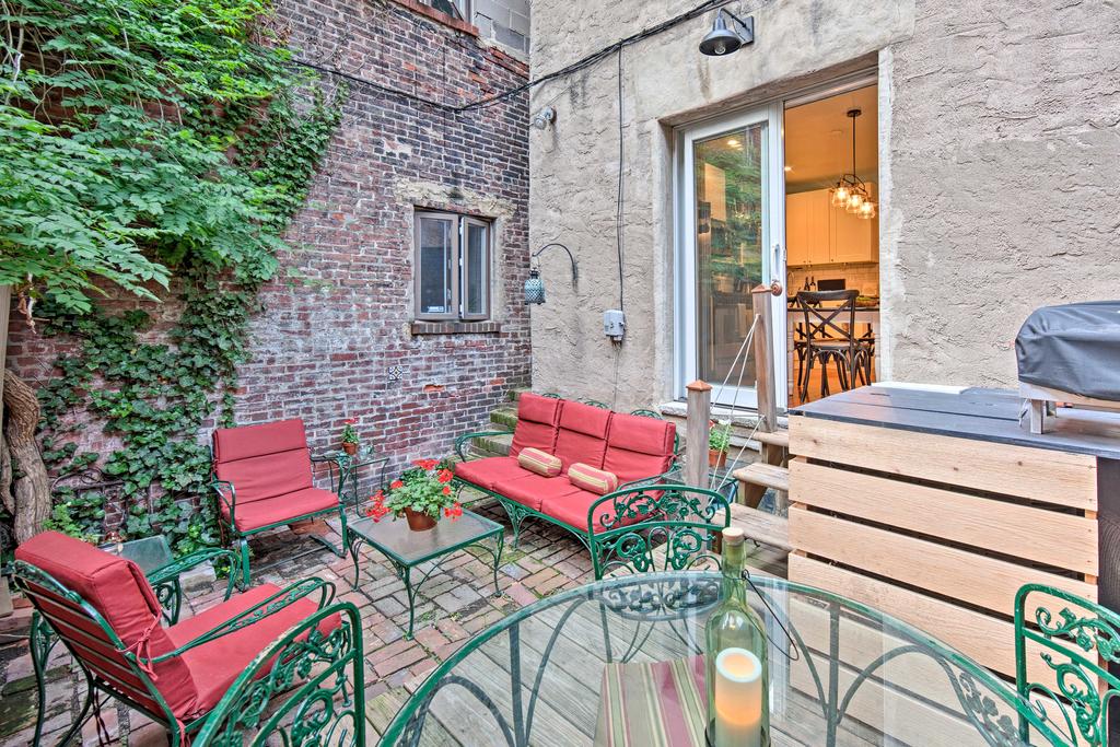 Trinity Home In Center City With Free Parking! - thumb 1