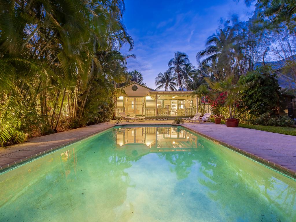 Tropical Oasis Home Home - thumb 0