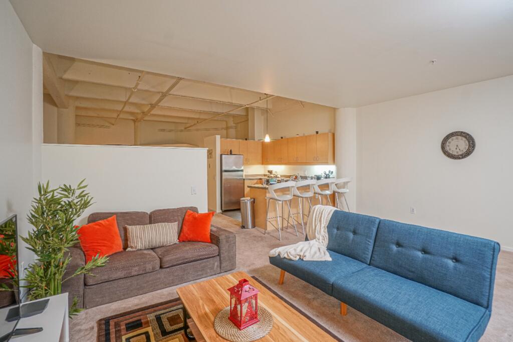 Unique Spacious Loft, Pool, Jacuzzi,Gym & 5 Min To Ctr. City