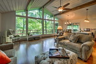 Updated Fairview House with Deck  Mountain Views Accommodation Philadelphia