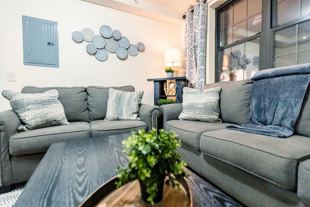 Washington Sq- Walk Score 97-Sleeps 4 - thumb 2