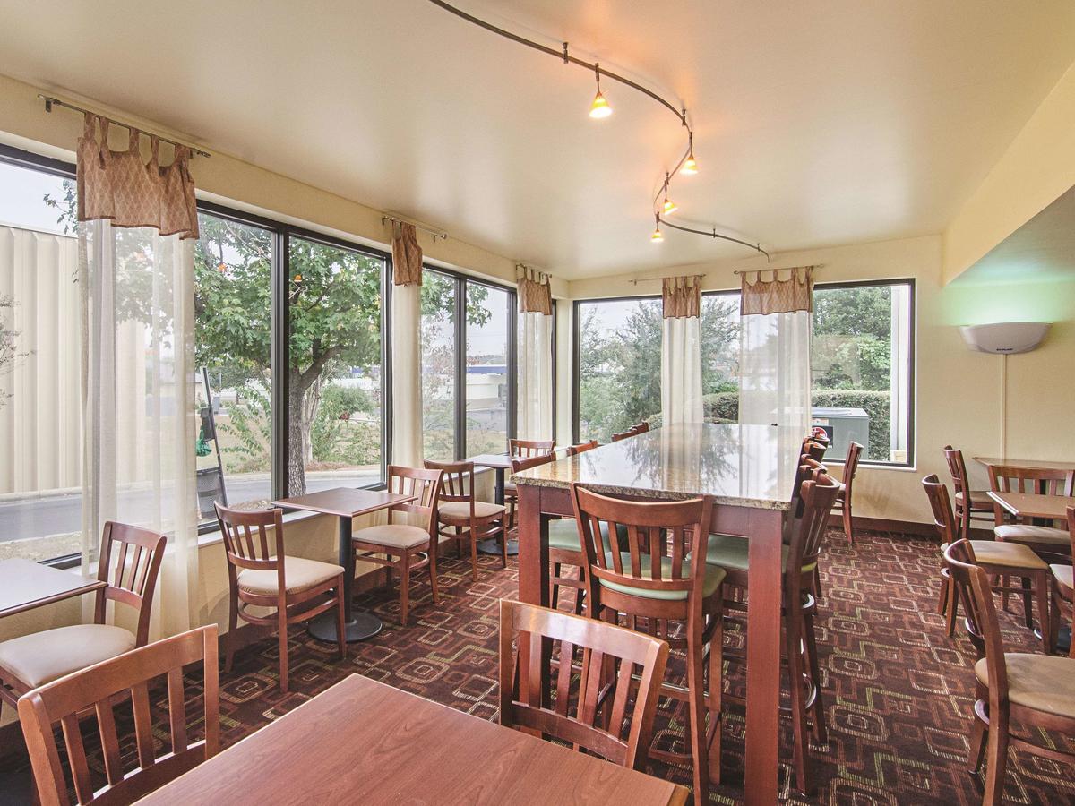 La Quinta By Wyndham Dothan - thumb 21