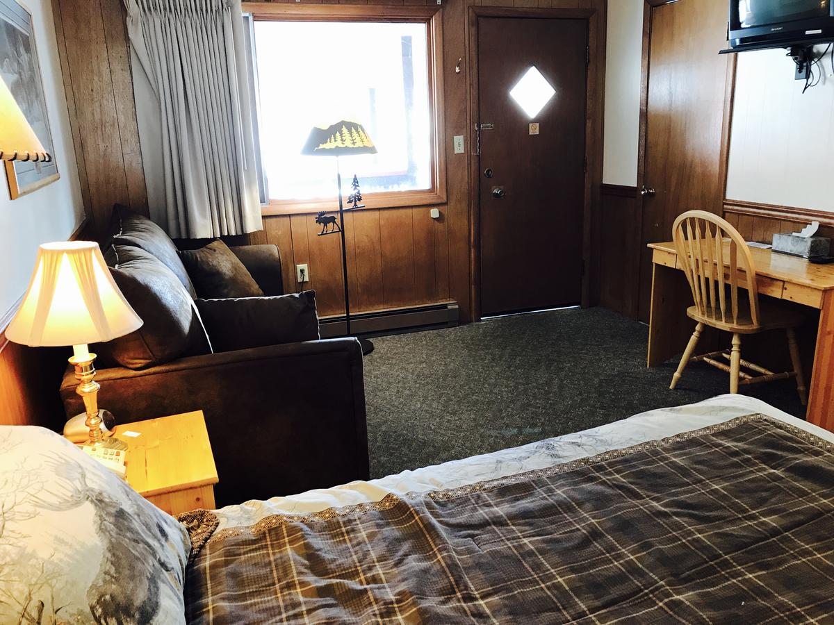 Trail Lake Lodge Inn - thumb 1