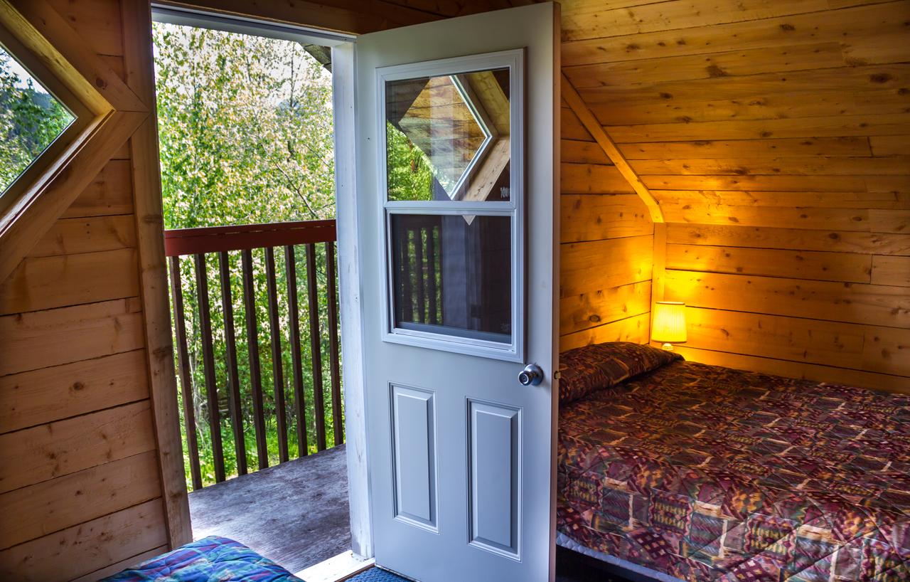 Midnight Sun Log Cabins - thumb 16