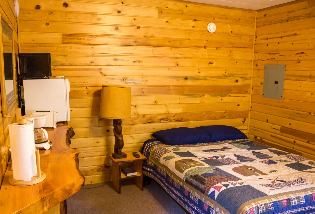 Midnight Sun Log Cabins - thumb 36