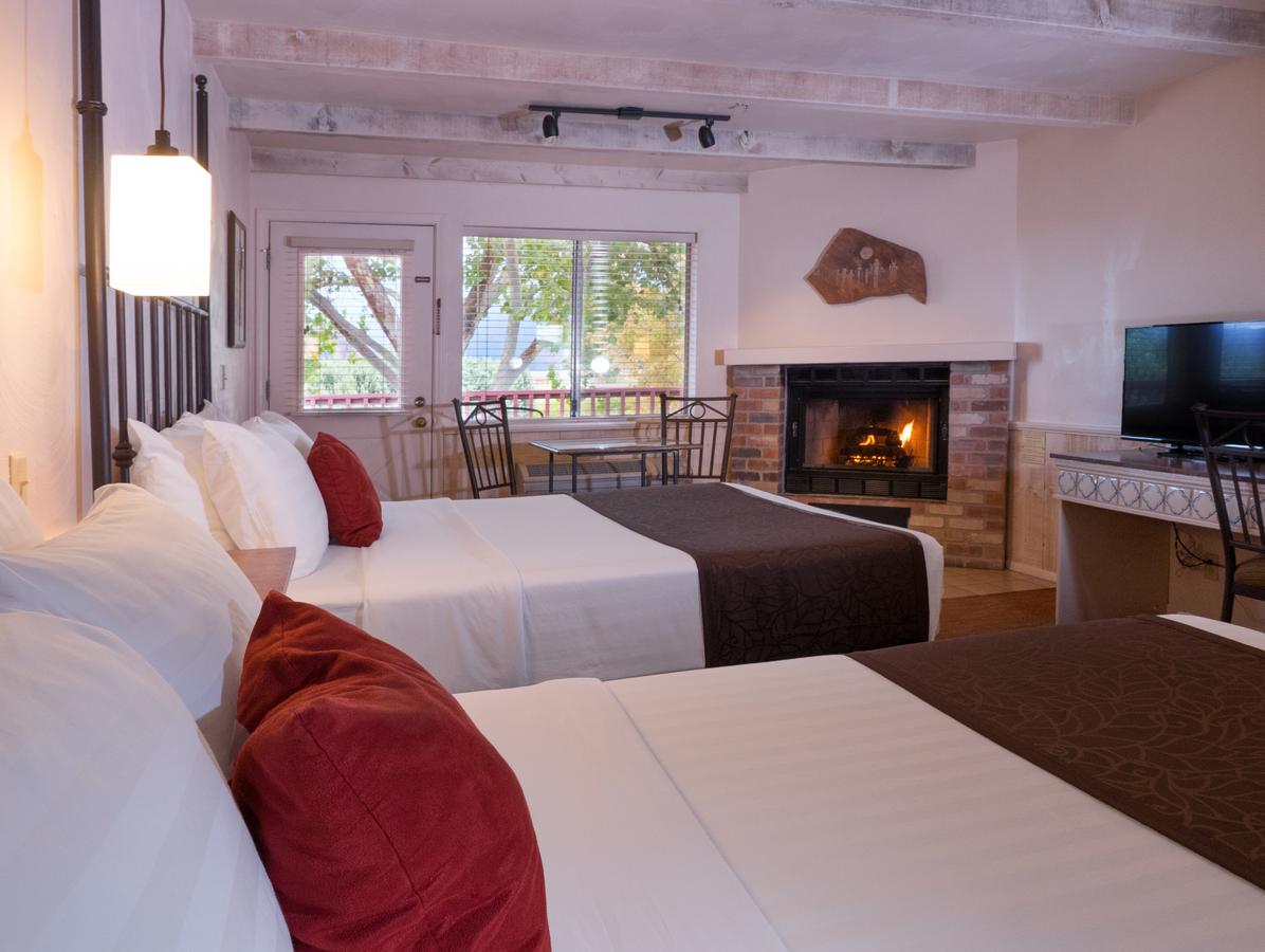 Sky Ranch Lodge - thumb 27