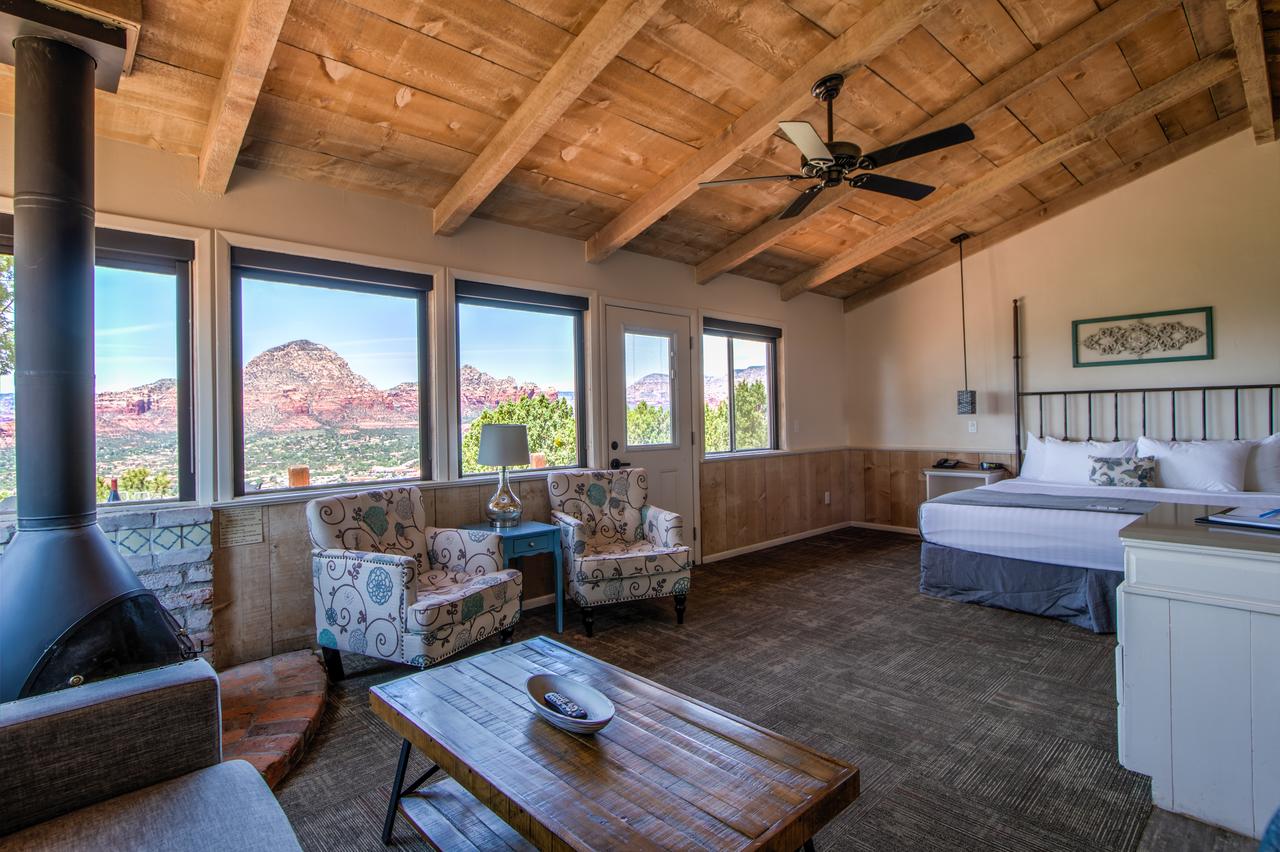 Sky Ranch Lodge - thumb 4