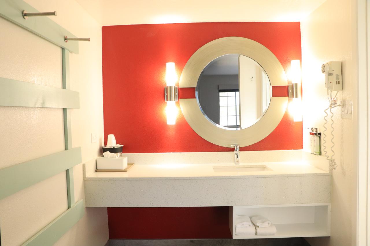 University Inn - thumb 22