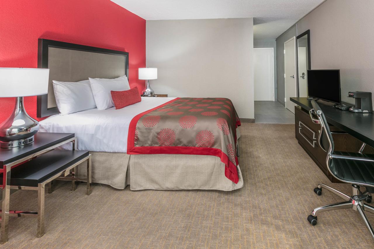 Ramada By Wyndham Texarkana - thumb 9